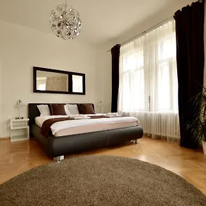 https://beautiful-apartments-in-prague.praguehotelsweb.com